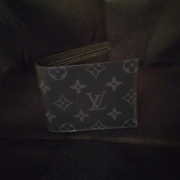 Louis Vuitton Other - Louis Vuitton MEN's Wallet